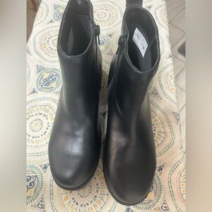Lands End Black Leather Lug Sole ankle boots. NWOB! Side zip size 8.5 $200 MSRP